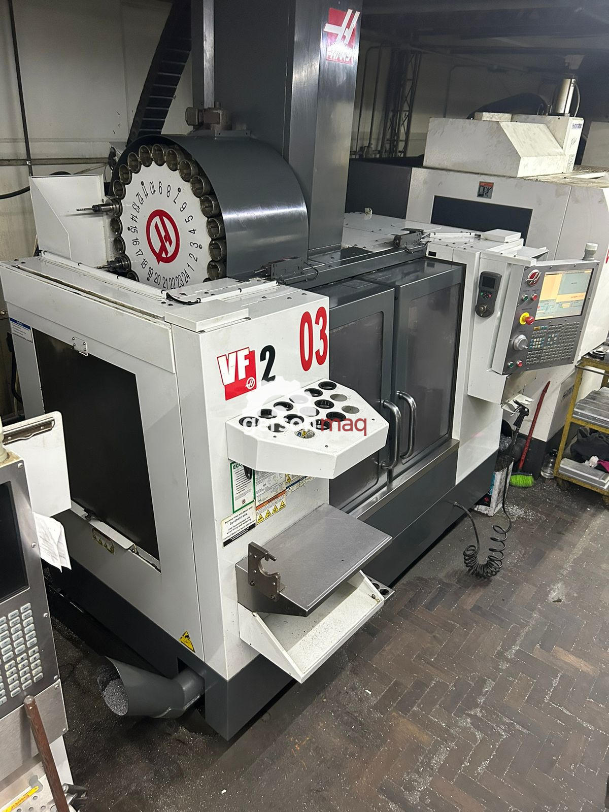 CENTRO DE USINAGEM HAAS VF-2 - 15.000 RPM - ANO 2011
